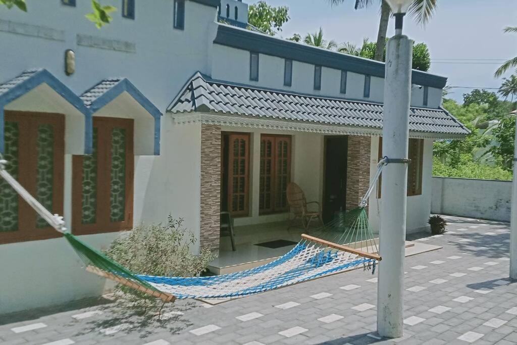 Varkala- Aroma Ac Pvt Villa Hammocks Kitchen מראה חיצוני תמונה